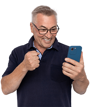 Hombre con celular - beneficios Pago de Productos